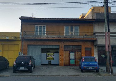 CONSTRUCCION LOCAL Y VIVIENDA MULTIFAMILIAR SOBRE LOTE 10x49